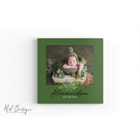 guestbook cu coperta verde si poza bebelusului guestbook cu coperta verde si poza bebelusului
