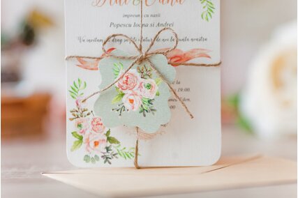 invitatie cu trandafiri verdeata vintage