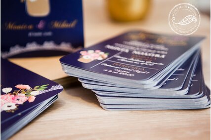 invitatii de nunta tip postcard albastru inchis