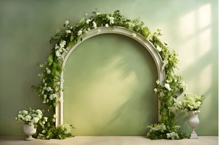 panou foto pentru sedinte de primavara cu perete verde si arcada de verdeata