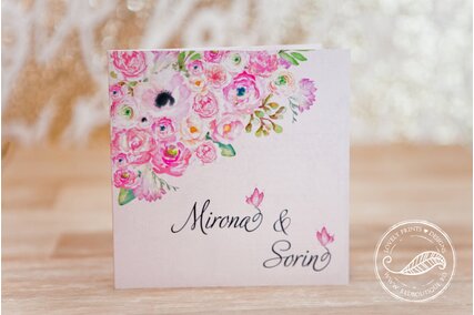 invitatie de nunta patrata cu flori roz