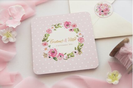 invitatie roz pastel cu anemone roz si frunze verzi cu plic crem