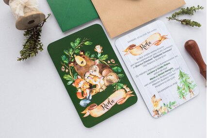invitatie cu animale de padure cu verde si plic kraft sau verde