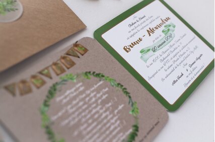 invitatie vintage cu verde si maro cu carton deosebit si plic kraft