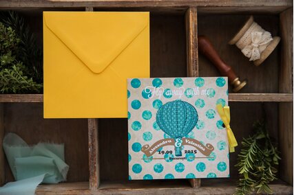 invitatie de nunta cu tema calatorii cu balon cu aer cald