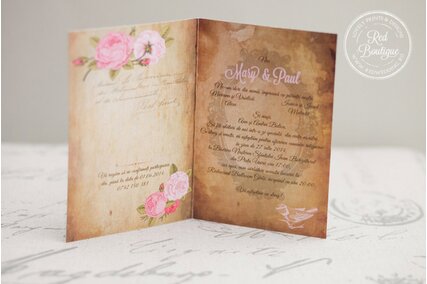 invitatie vintage multicolora cu coronita de flori roz si crengi