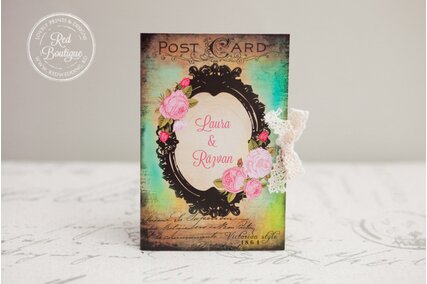 invitatie vintage multicolora cu coronita de flori roz si crengi