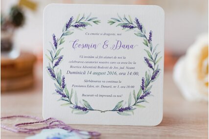 invitatie vintage cu sfoara si lavanda mov cu frunze