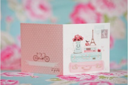 invitatie de nunta chic patrat cu valiza si paris cu flori