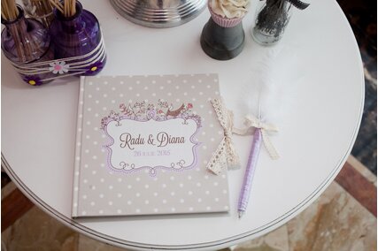 guestbook chic cu dantela