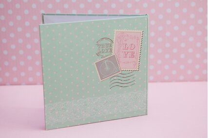 guestbook pentru nunta chic verde deschis cu buline si timbre