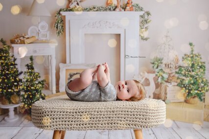 panou foto cu semineu alb si beculete