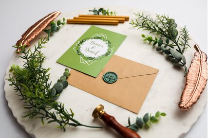 invitatie de nunta cu plic si sigiliu verde