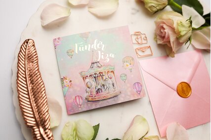 invitatie roz cu carusel