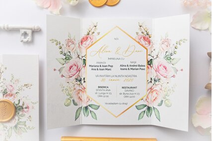 invitatie cu trandafiri si verdeata