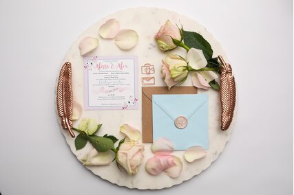 invitatie de nunta patrata cu plic si sigiliu