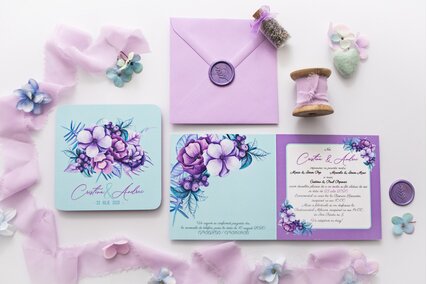 invitatie cu plic lila