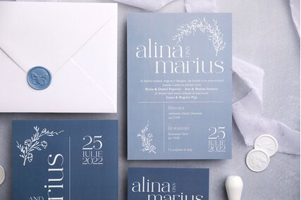 invitatie de nunta albastru cu alb