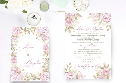 invitatie de nunta cu flori roz si verdeata