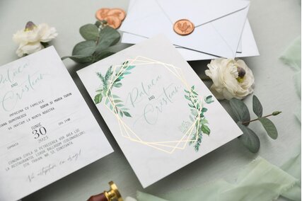 invitatie cu folio auriu