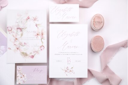 invitatii nunta cu roz si alb