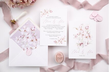 invitatii nunta cu flori roz