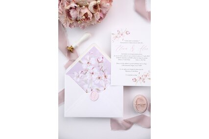 invitatii cu plic si sigiliu roz