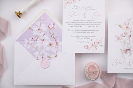 invitatii delicate in culori pastel