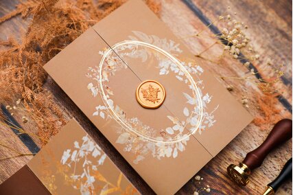 invitatie nunta cu sigiliu auriu