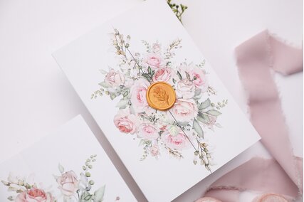 invitatii cu trandafiri roz