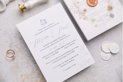invitatii delicate cu scris modern