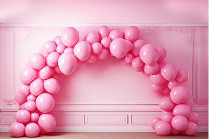 fundal foto cu ghirlanda cu baloane roz si perete roz