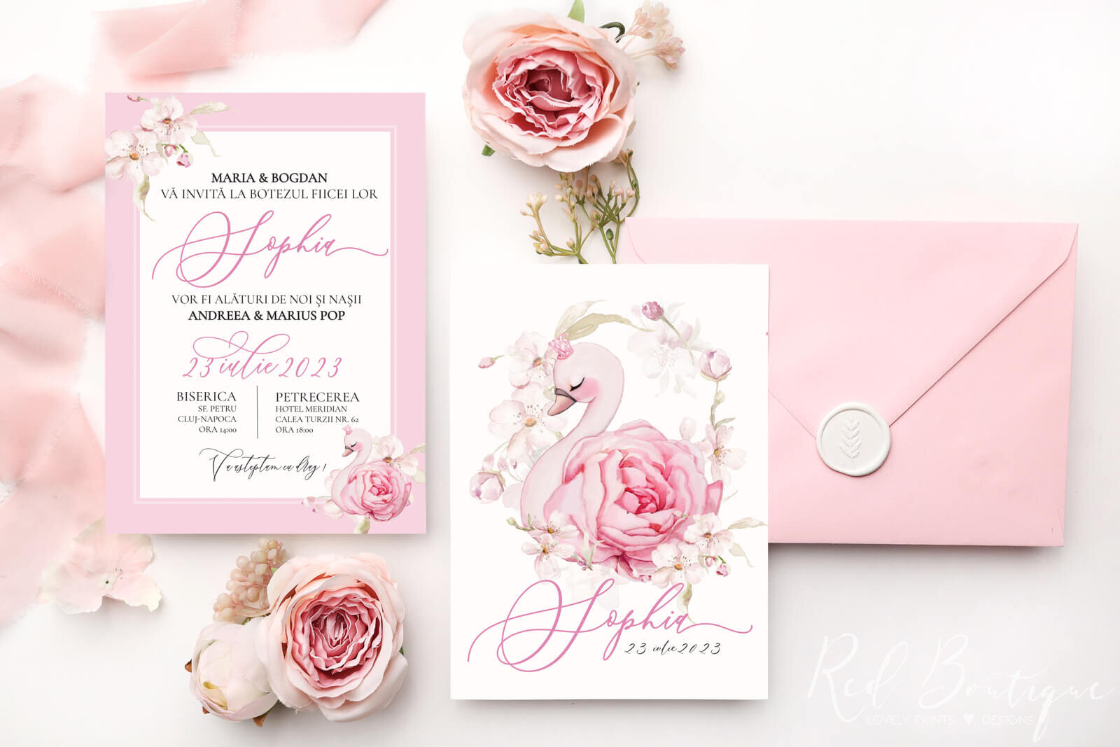 invitatie de botez cu lebada roz si flori delicate watercolor roz